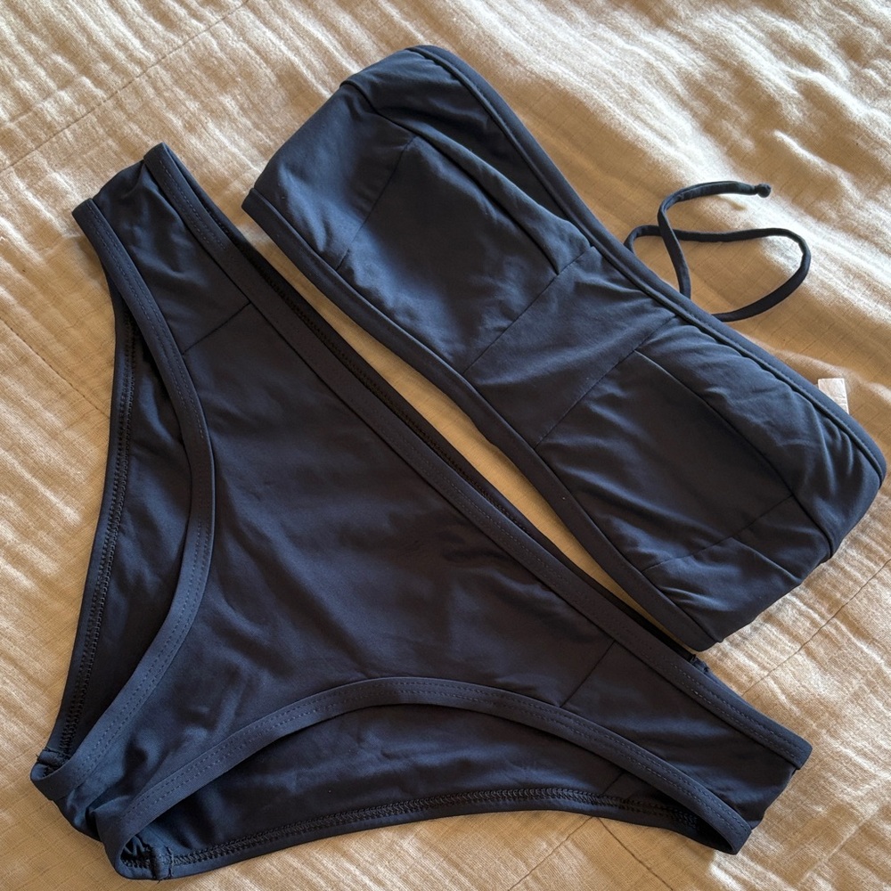 TAVIK Swimwear navy Blue bandeau Strapless Bikini Set sz Med.